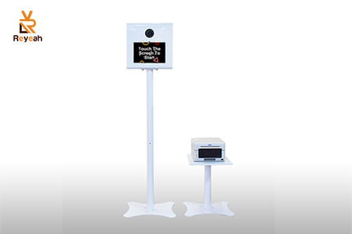 photo booth stand