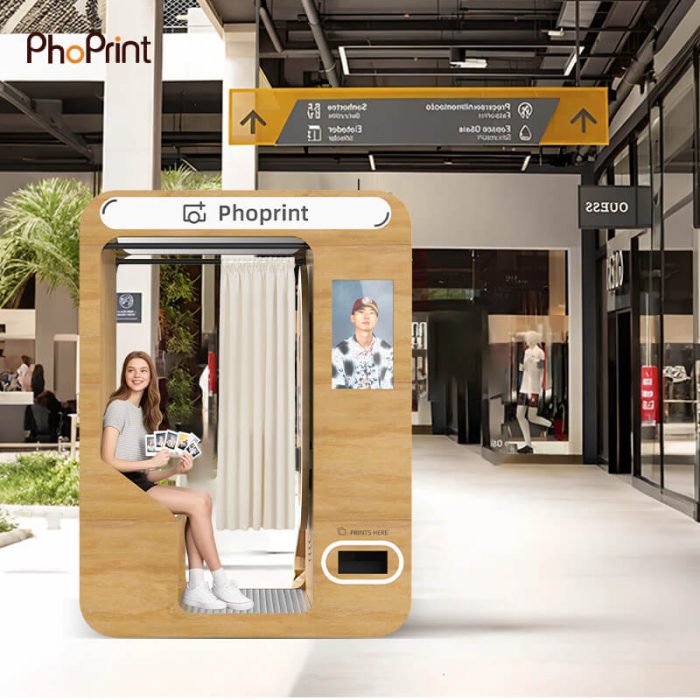 enclosed photo booth for shopping centers