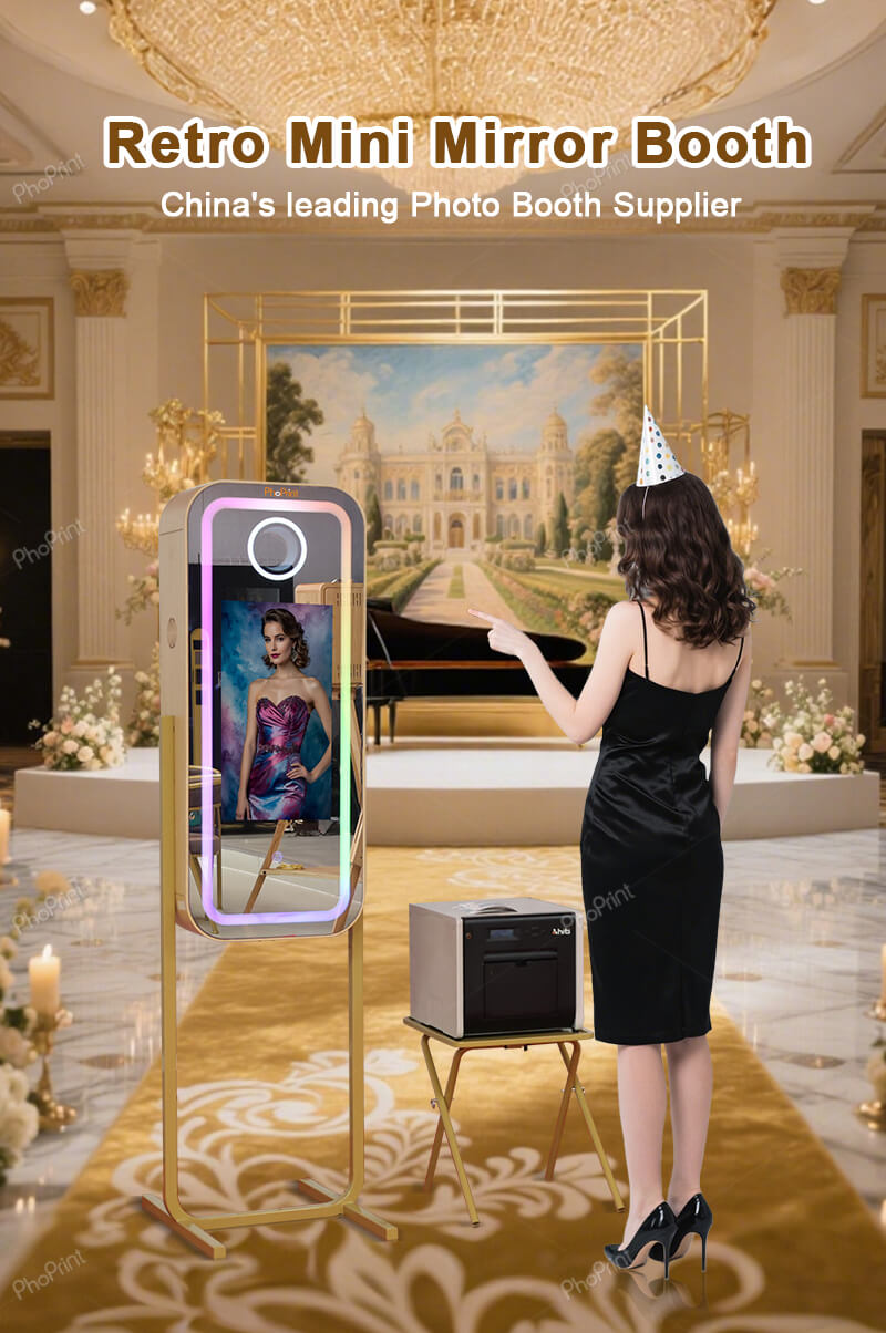 Compact Vintage Mirror Booth